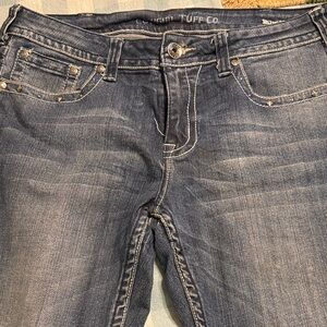 Cowgirl Tuff Co. Size 31x 33, Blue Victory. Cute jeans with some bling.